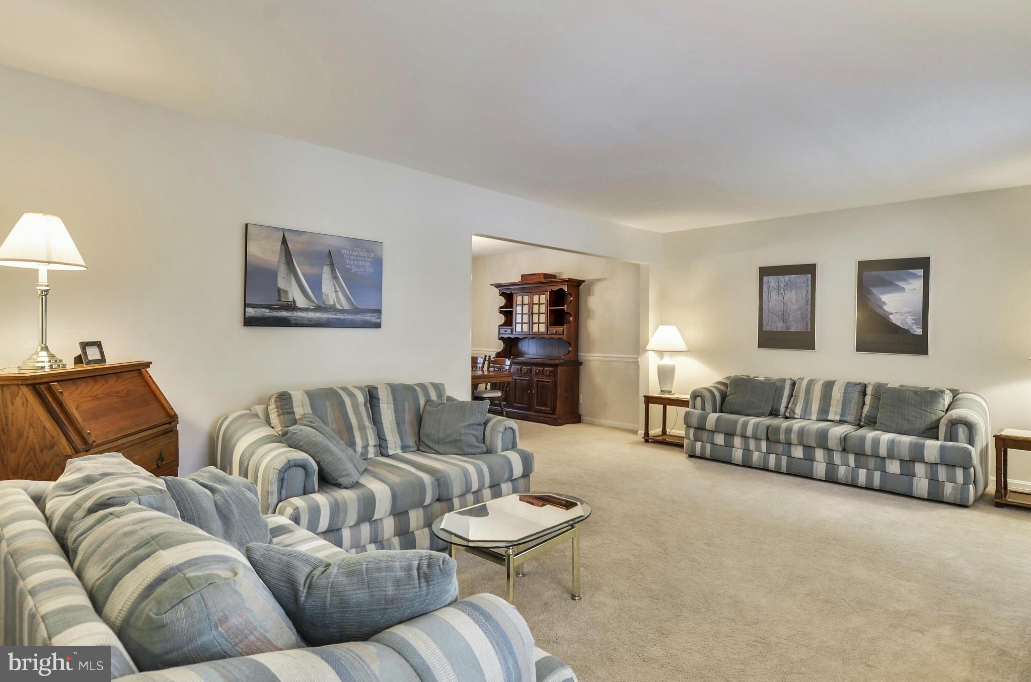 6927 Spur Road Springfield, VA 22153 - Photo 3 of 30 Living Room