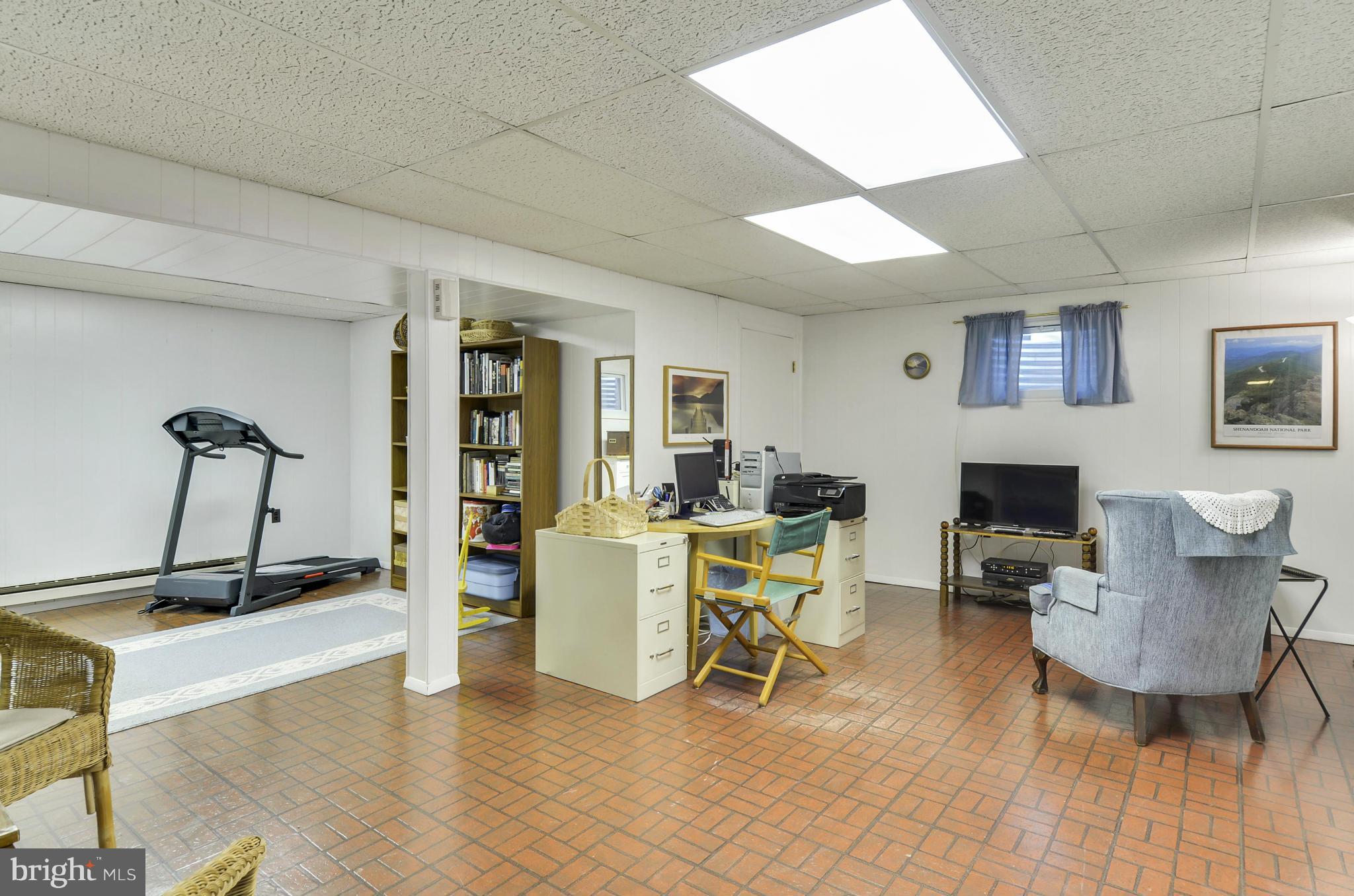 6927 Spur Road Springfield, VA 22153 - Photo 23 of 30 Recreation room with durable flooring
