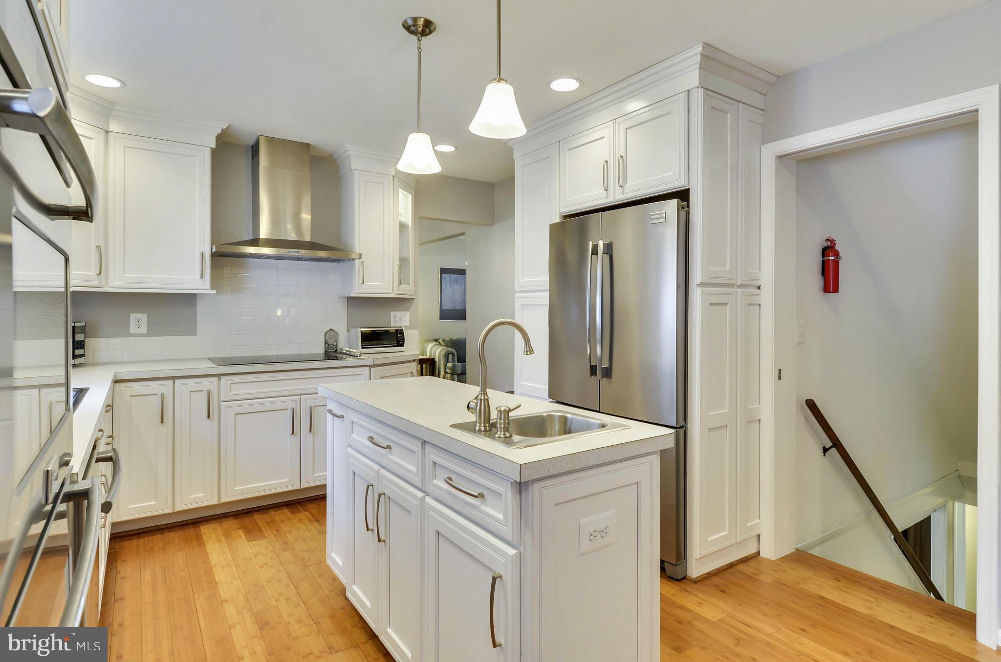 6927 Spur Road Springfield, VA 22153 - Photo 7 of 30 Kitchen