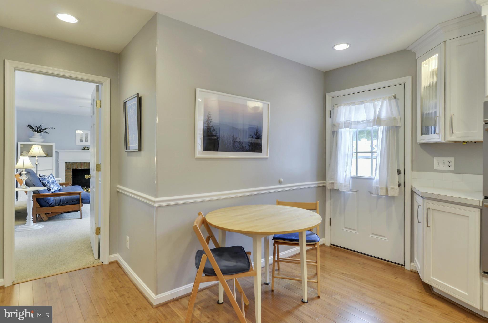 6927 Spur Road Springfield, VA 22153 - Photo 10 of 30 Eat-in Kitchen/Breakfast Nook