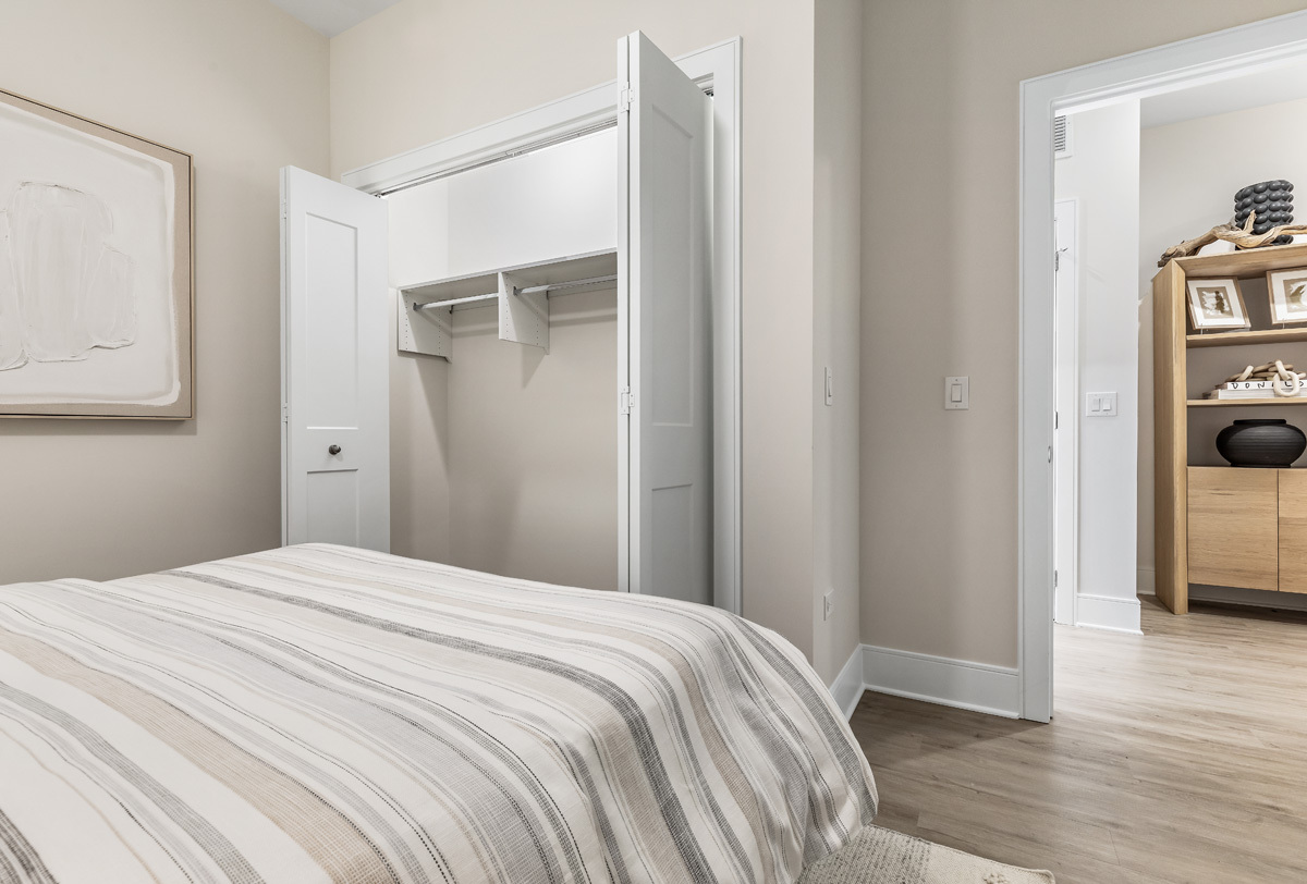 435 Madison Street, Unit 207 Oak Park, IL 60302 - Photo 17 of 21 a bedroom with a bed and a view of bathroom