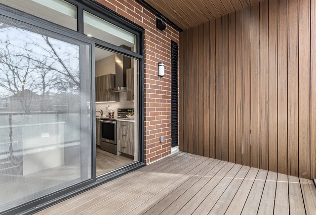 $2,895 | 435 Madison Street, Unit 207, Oak Park, IL 60302