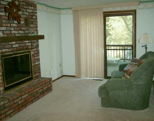 1604 Old State Road Gibsonia, PA 15044 - Photo 4 of 7 Den/Family/Great Room.
