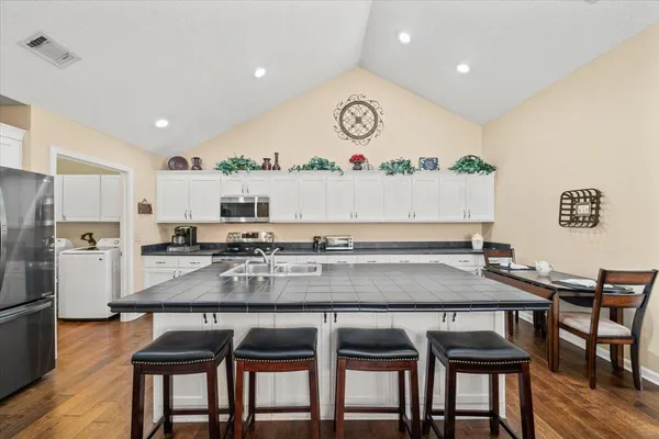 $274,900 | 7467 Appling Chase Cove, Unit 60, Cordova, TN 38016
