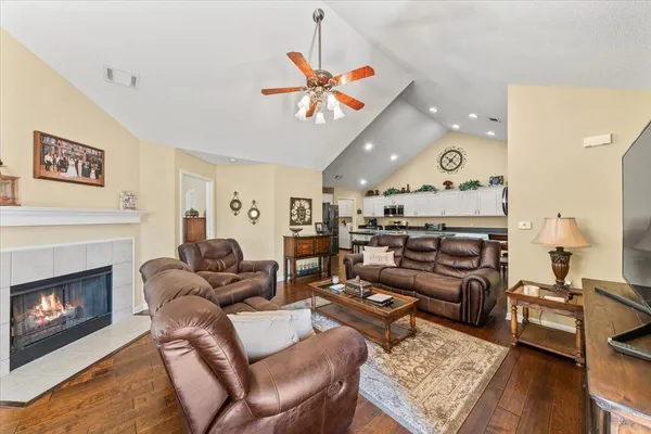 $274,900 | 7467 Appling Chase Cove, Unit 60, Cordova, TN 38016