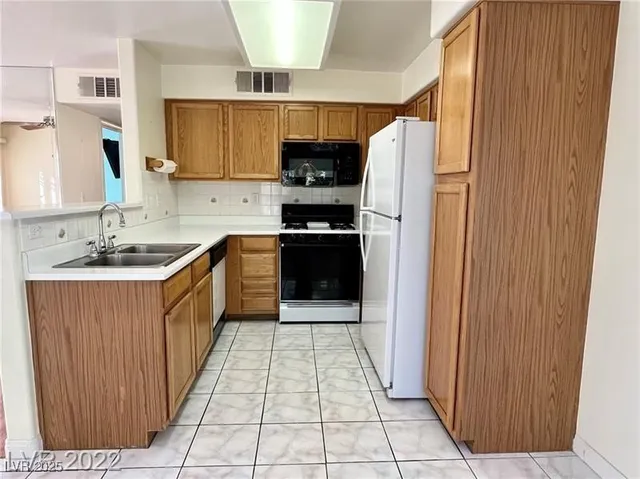 $1,300 | 3101 Casey Drive, Unit 201, Las Vegas, NV 89120