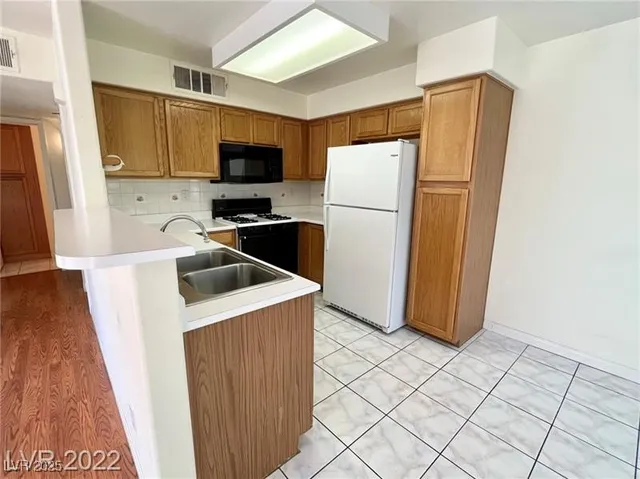 $1,300 | 3101 Casey Drive, Unit 201, Las Vegas, NV 89120