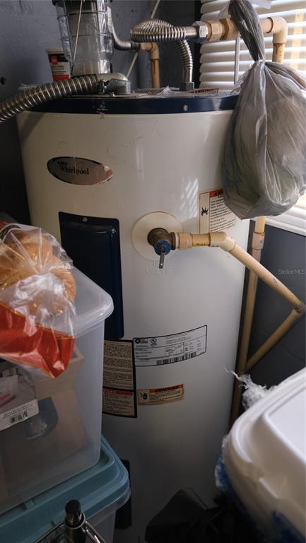 34 4th Street Southwest Fort Meade, FL 33841 - Photo 22 of 31 a utility room with dryer and washer