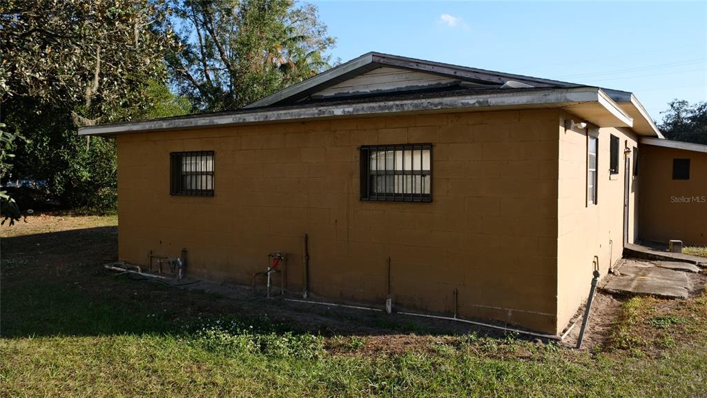 34 4th Street Southwest Fort Meade, FL 33841 - Photo 26 of 31 a front view of a house