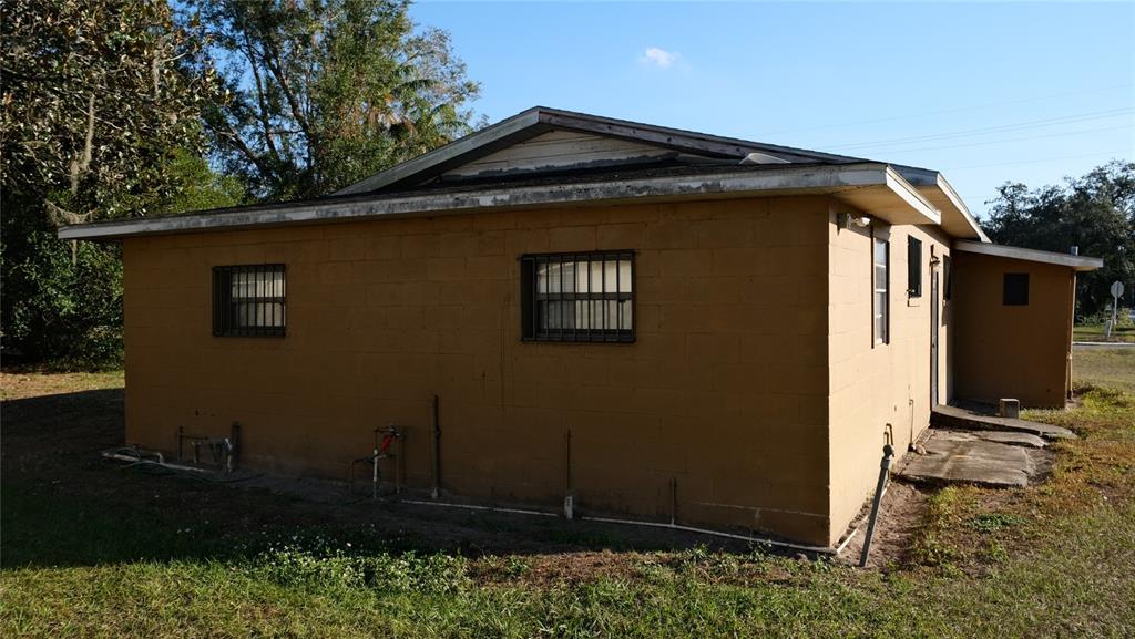 34 4th Street Southwest Fort Meade, FL 33841 - Photo 27 of 31 a front view of a house with garden