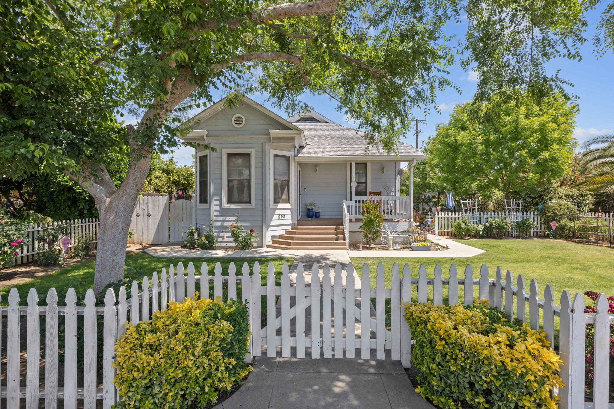 303 North E Street Exeter, CA 93221 - Photo 1 of 44