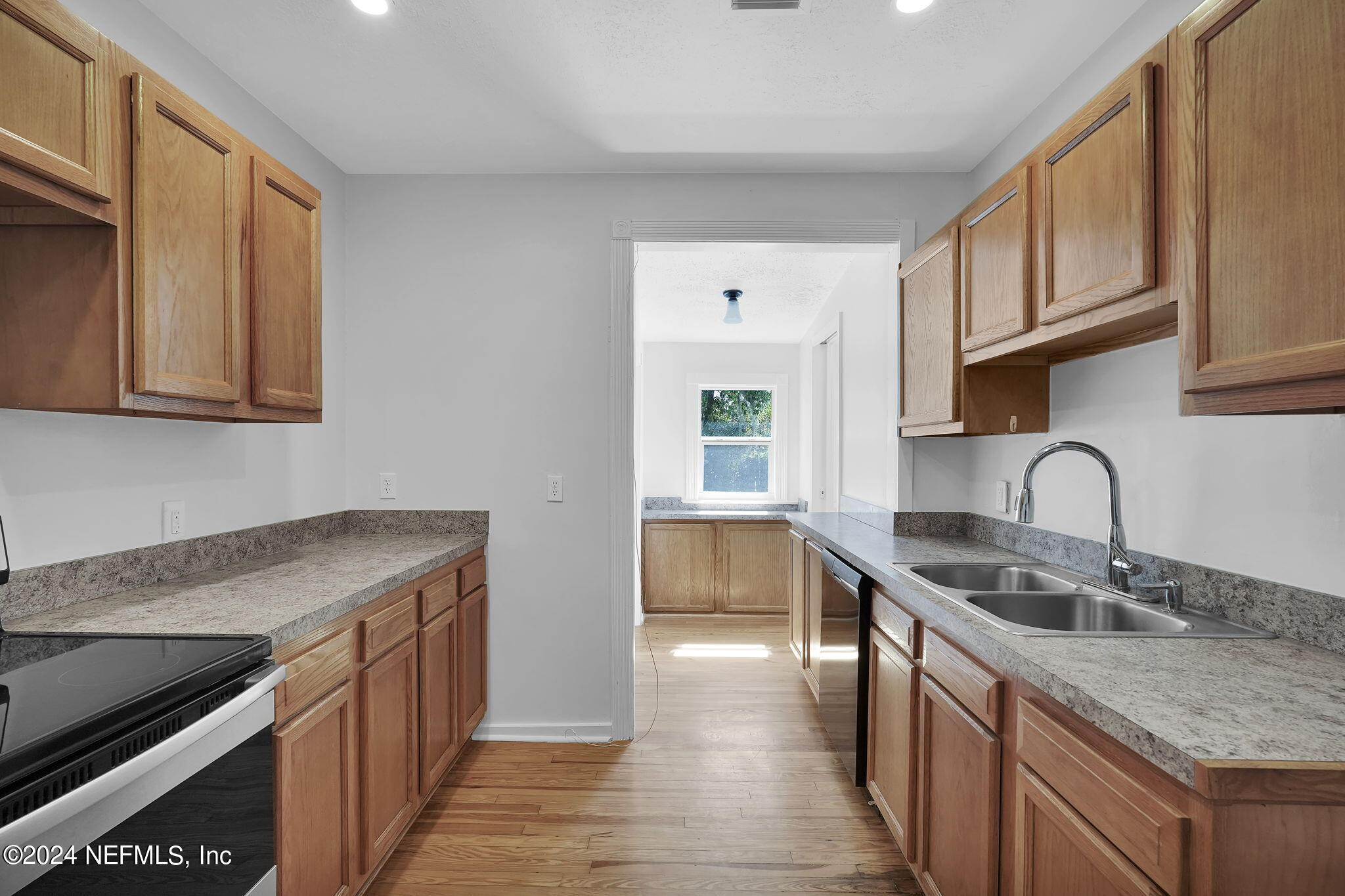 1722 Kingswood Road Jacksonville, FL 32207 - Photo 15 of 26 16-web-or-mls-1722 Kingswood Rd_016