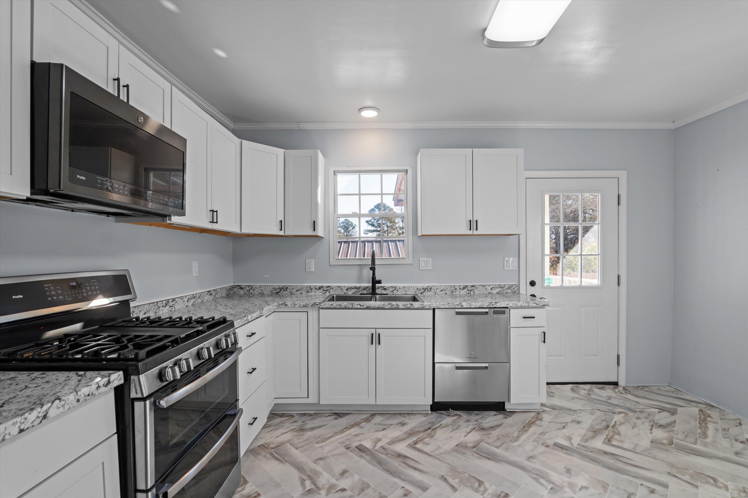 305 Gordon Street Thomson, GA 30824 - Photo 11 of 45 11-P1560670