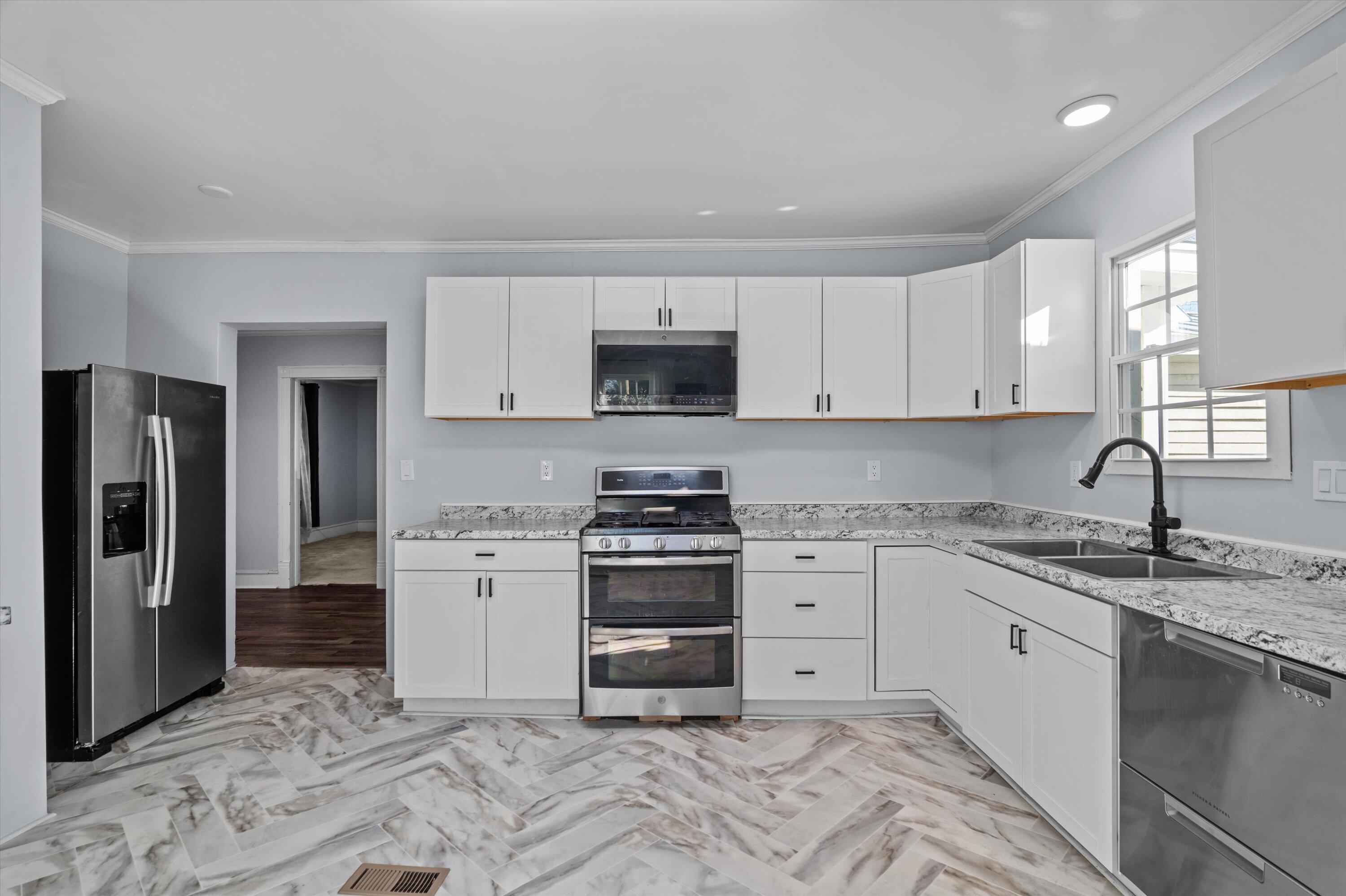 305 Gordon Street Thomson, GA 30824 - Photo 12 of 45 12-P1560675