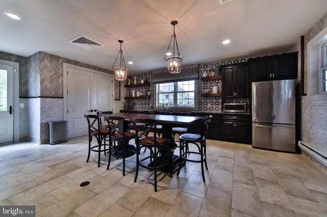 $1,299,900 | 204 Pelham Court, Flourtown, PA 19031