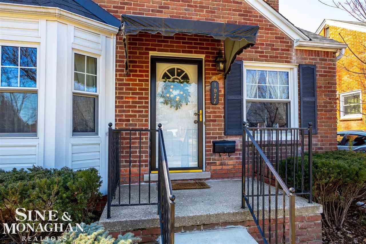 1977 Hawthorne Road Grosse Pointe Woods, MI 48236 - Photo 30 of 36