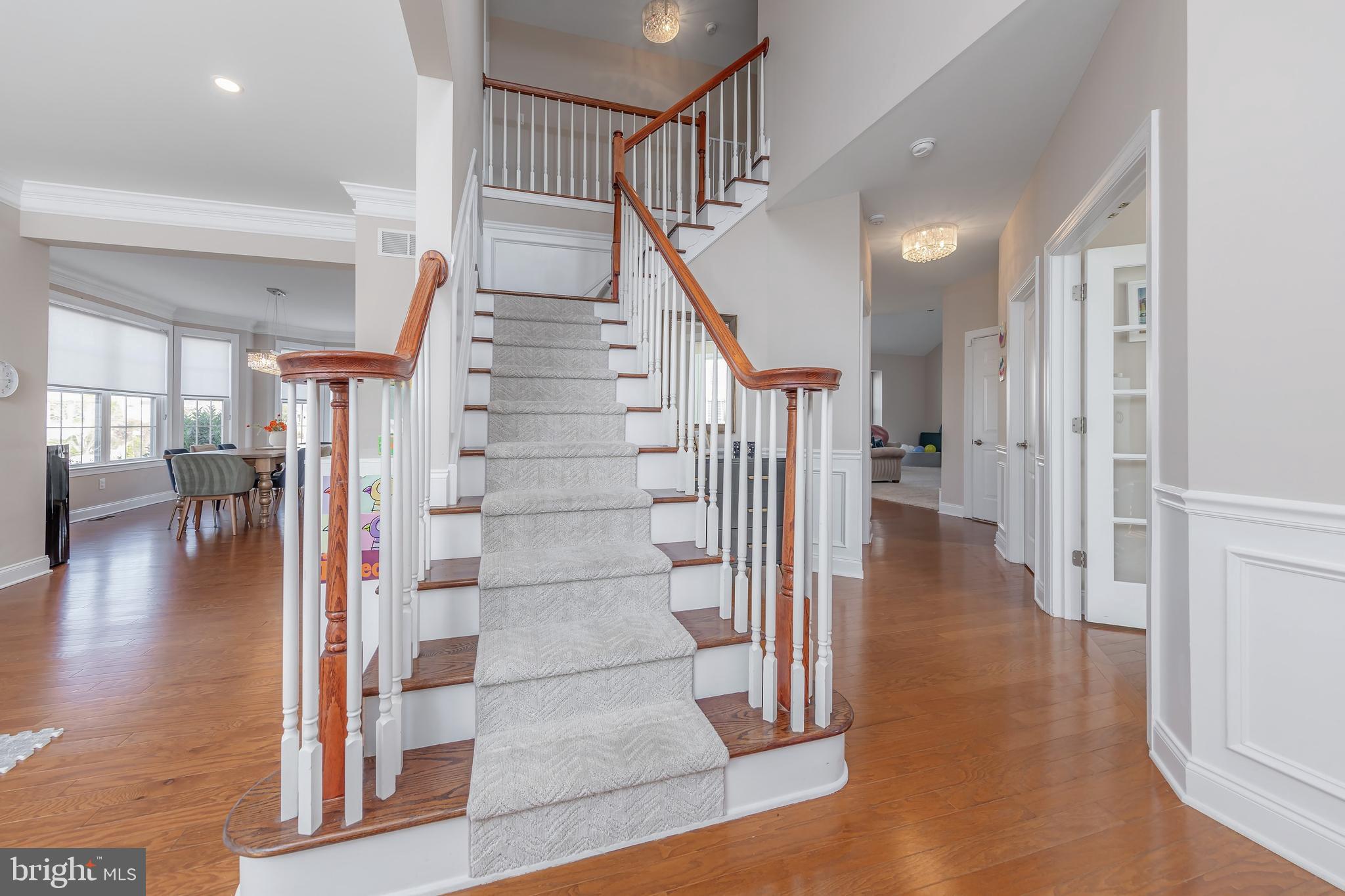 Hardwood staircase too!