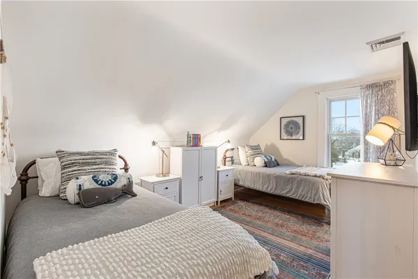 $18,500 | 21 Bedlow Avenue, Newport, RI 02840