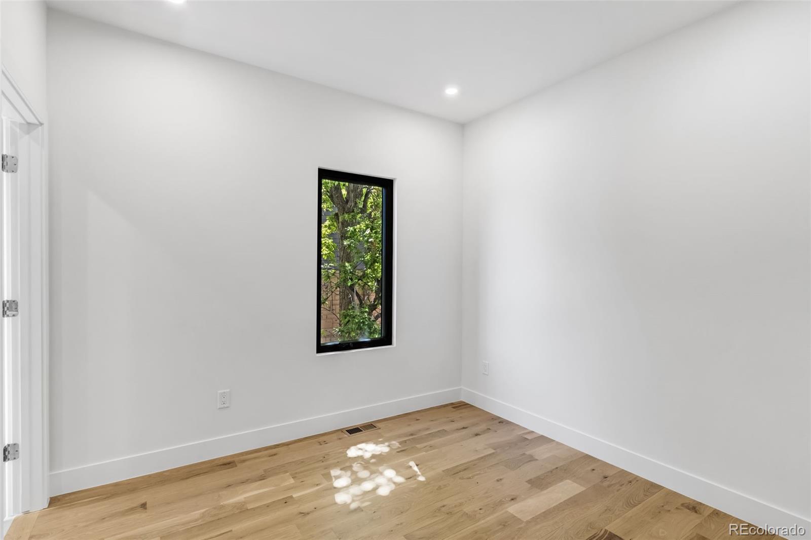 1446 Stuart Street Denver, CO 80204 - Photo 18 of 33