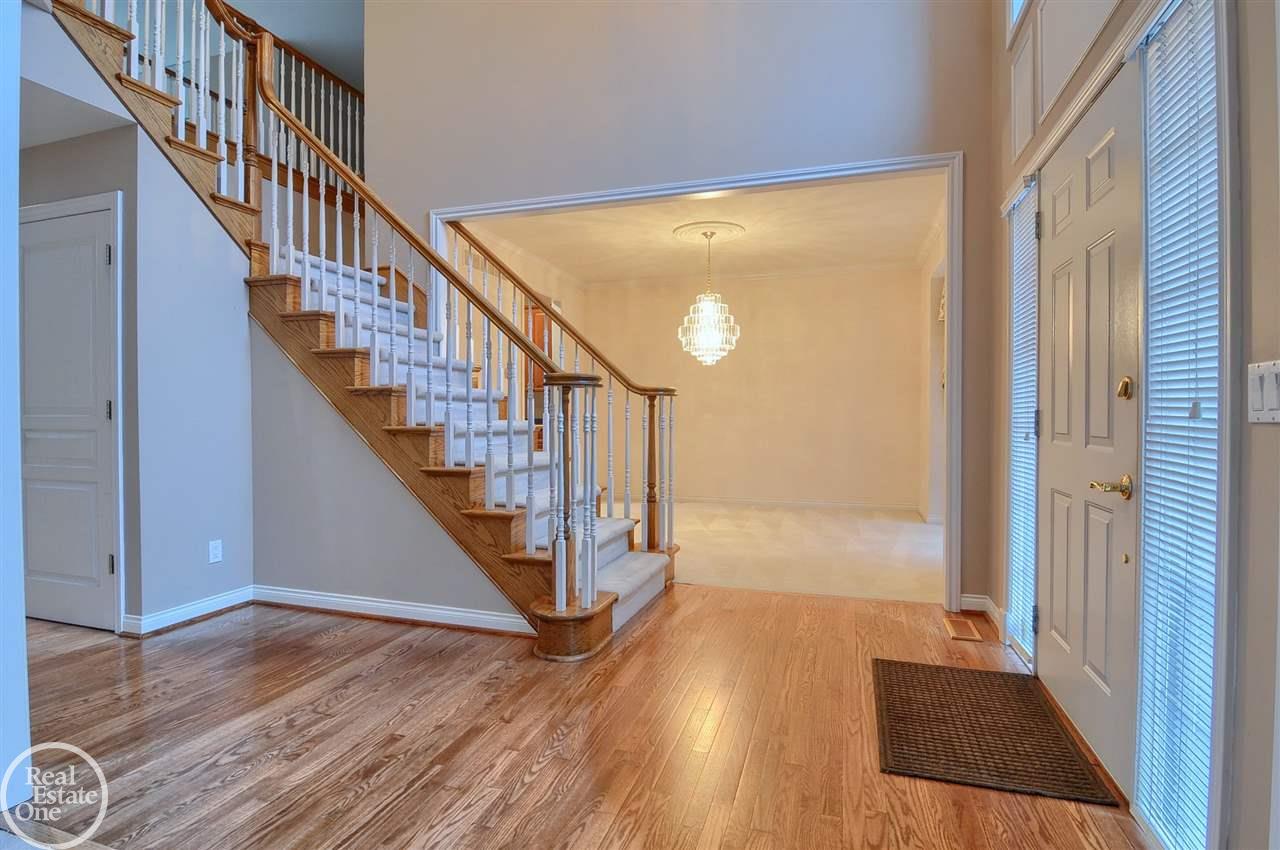 538 Springview Drive Rochester, MI 48307 - Photo 18 of 58 50031002-17.JPG