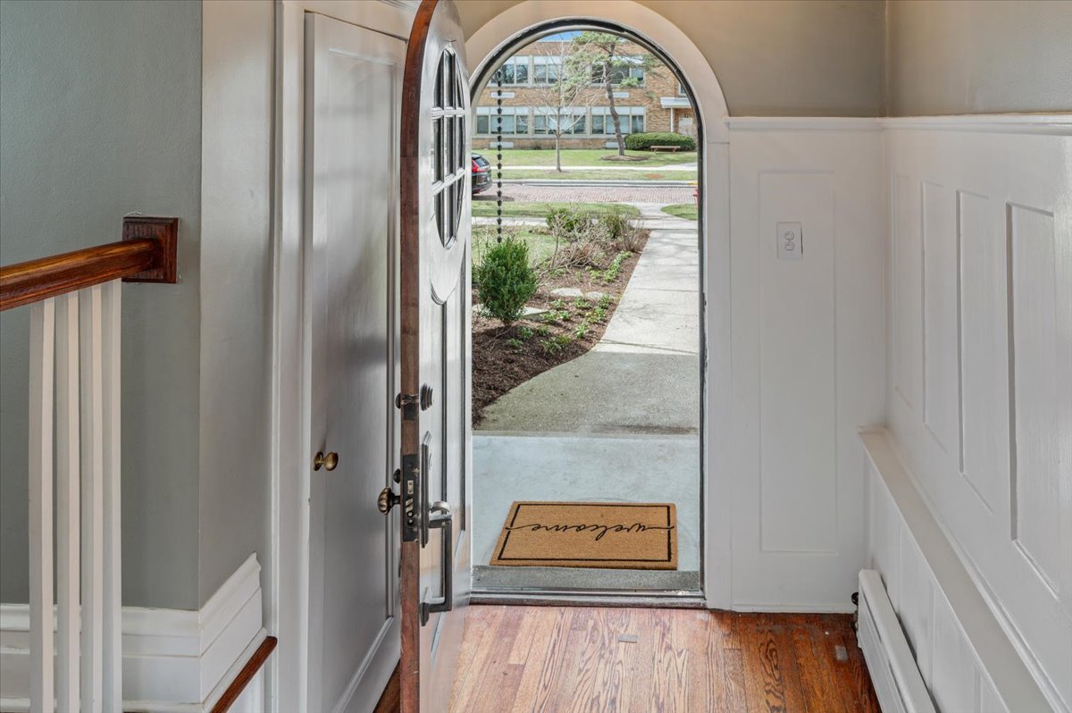 730 9th Street Wilmette, IL 60091 - Photo 2 of 47