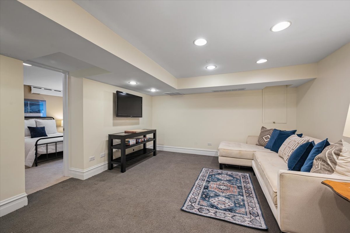 730 9th Street Wilmette, IL 60091 - Photo 35 of 47