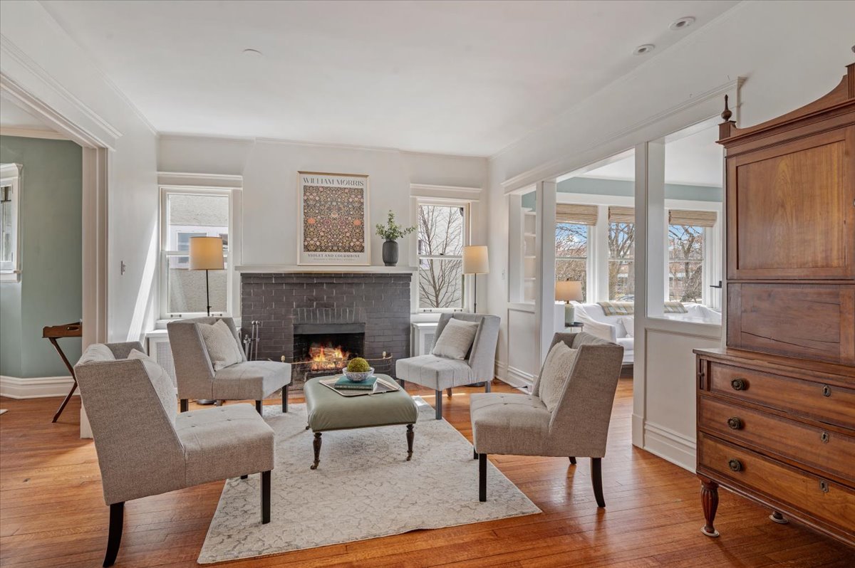 730 9th Street Wilmette, IL 60091 - Photo 4 of 47