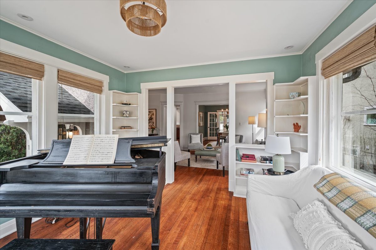 730 9th Street Wilmette, IL 60091 - Photo 6 of 47