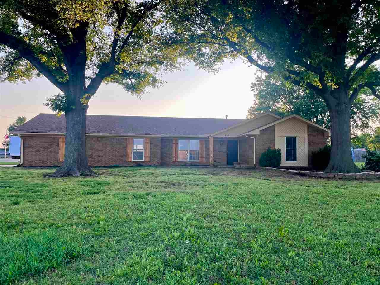 1901 Ridgecrest Perry, OK 73077 - Photo 1 of 31 Gallery Image 1