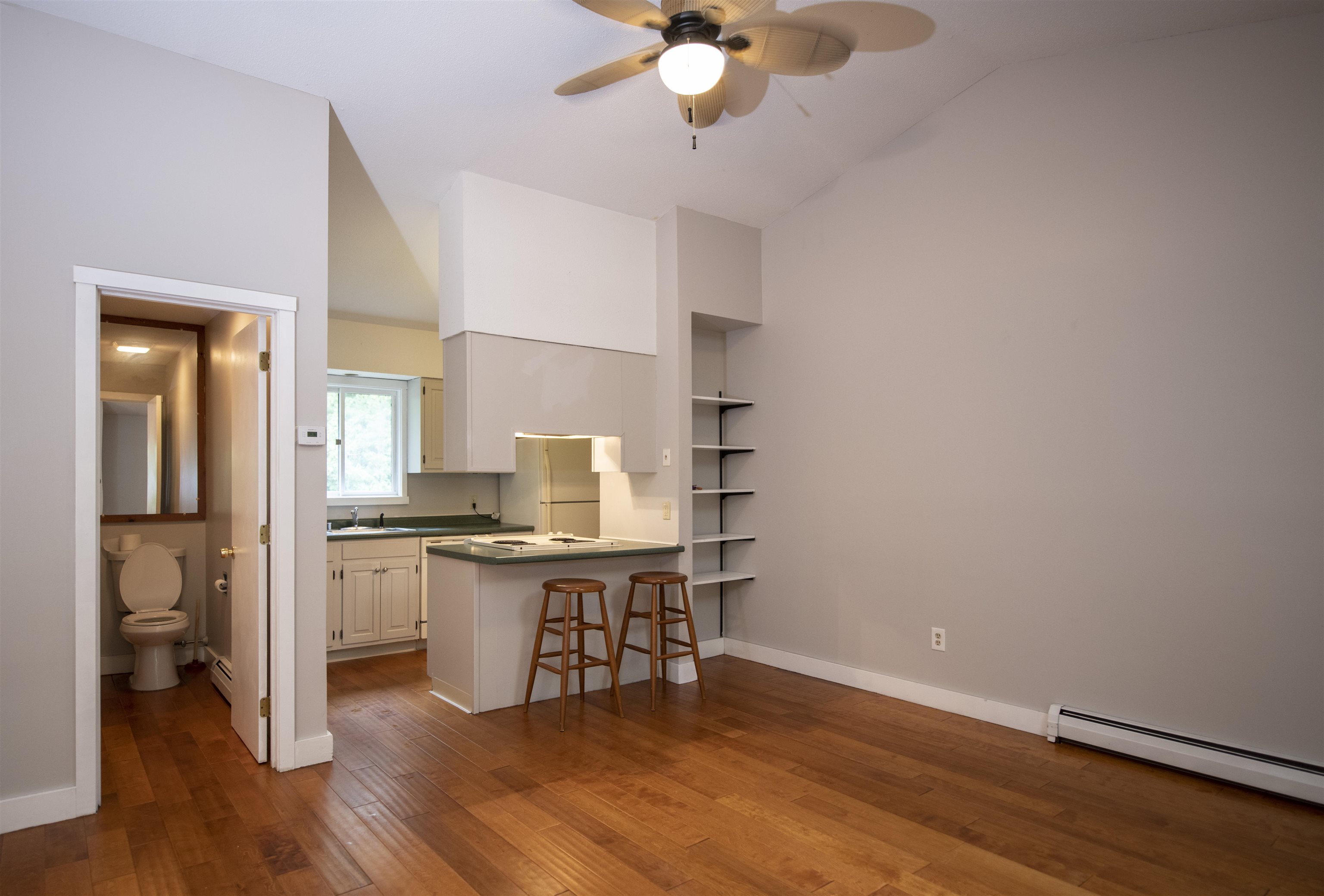 253 Old Quechee Road, Unit D Hartford, VT 05059 - Photo 5 of 20 Gallery Image 5