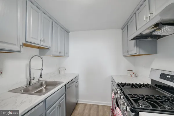 $2,500 | 4600 Duke Street, Unit 1613, Alexandria, VA 22304
