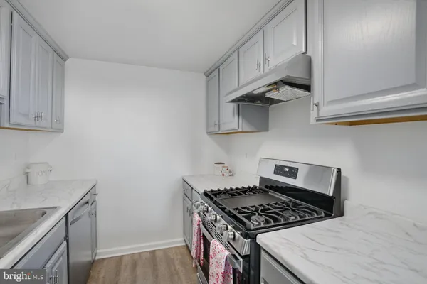 $2,500 | 4600 Duke Street, Unit 1613, Alexandria, VA 22304