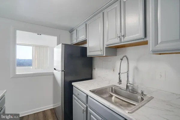 $2,500 | 4600 Duke Street, Unit 1613, Alexandria, VA 22304