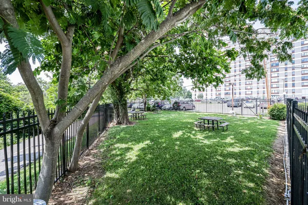 $2,500 | 4600 Duke Street, Unit 1613, Alexandria, VA 22304