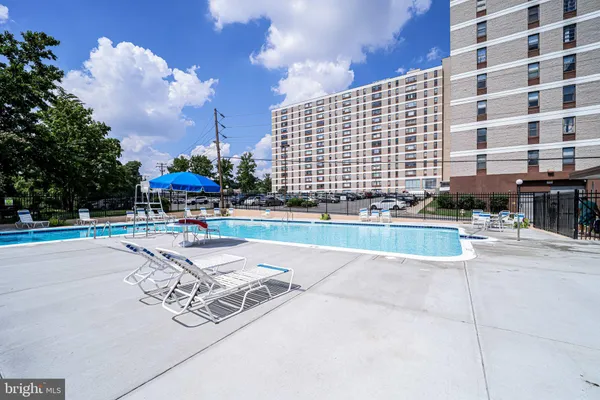 $2,500 | 4600 Duke Street, Unit 1613, Alexandria, VA 22304