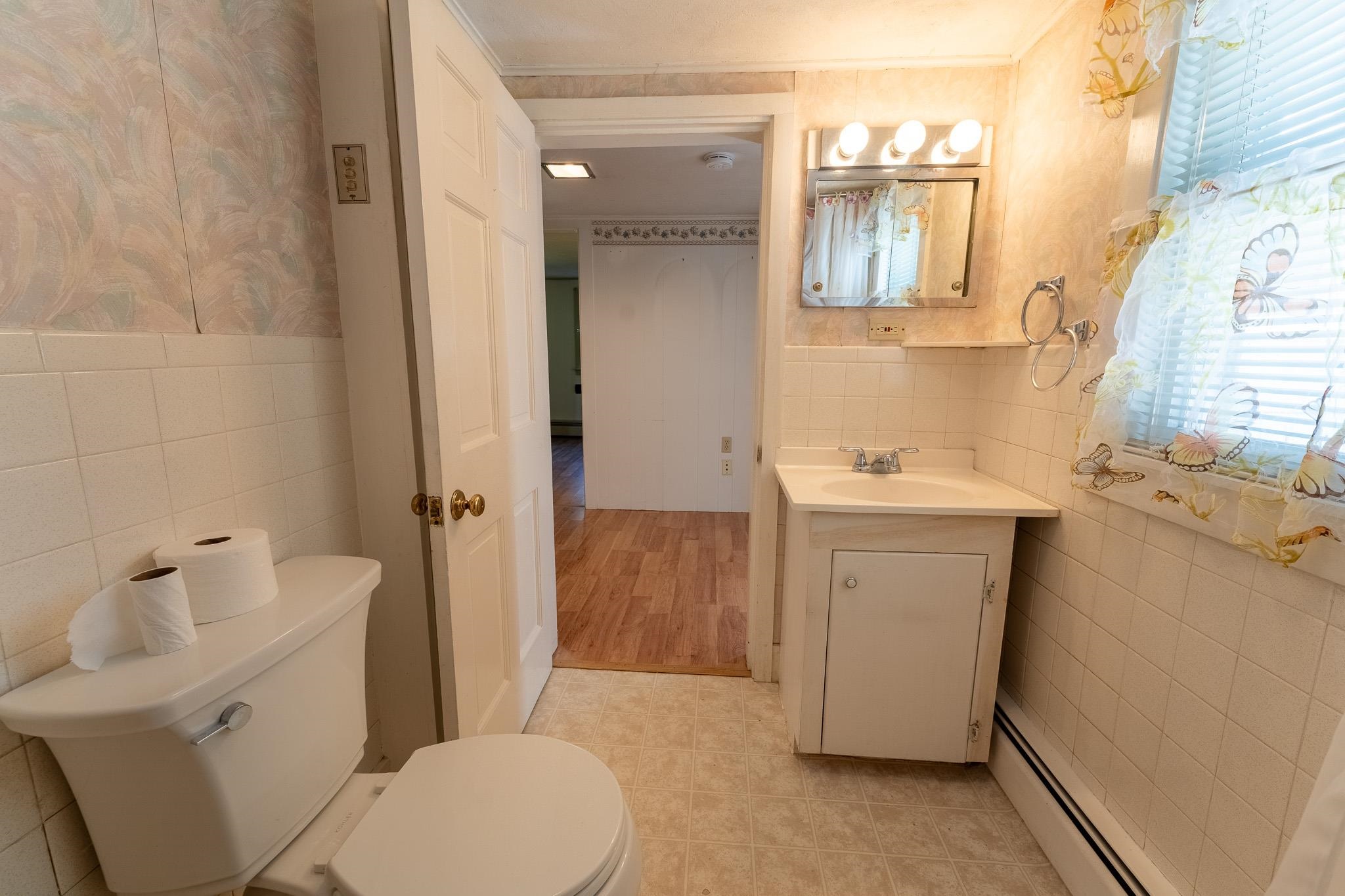 79 Middle Road Tuftonboro, NH 03816 - Photo 3 of 33 Gallery Image 3