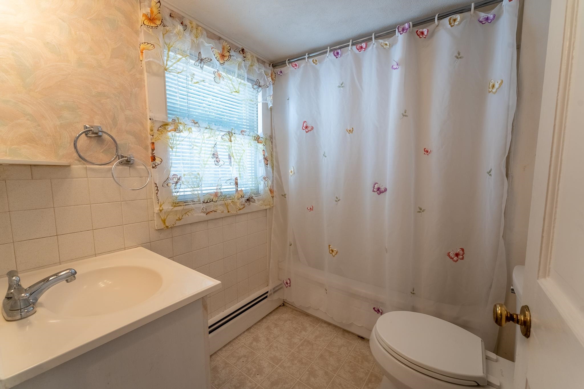 79 Middle Road Tuftonboro, NH 03816 - Photo 4 of 33 Gallery Image 4