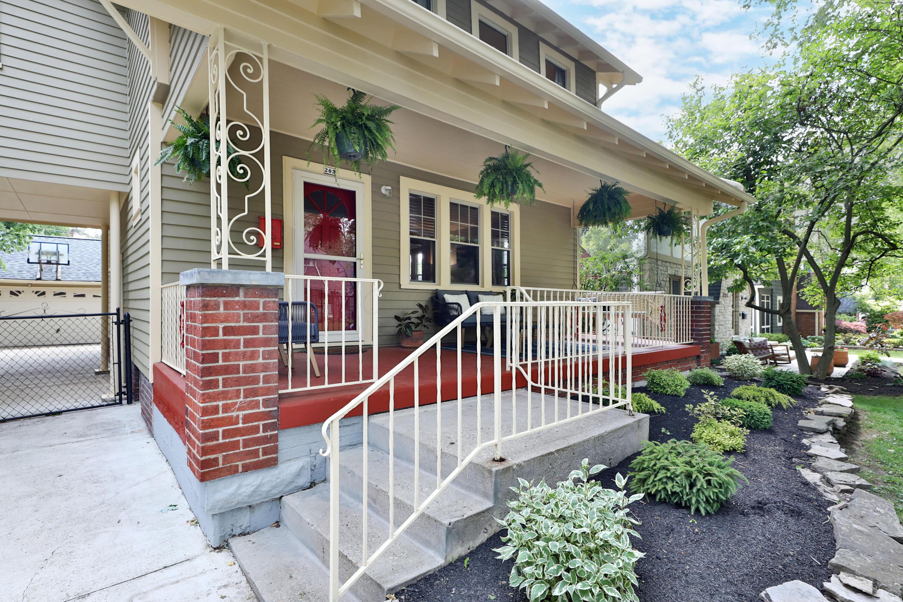203 Winthrop Road Columbus, OH 43214 - Photo 4 of 60 103-Winthrop-03
