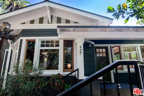 $1,550,000 | 1130 Electric Avenue, Venice, CA 90291