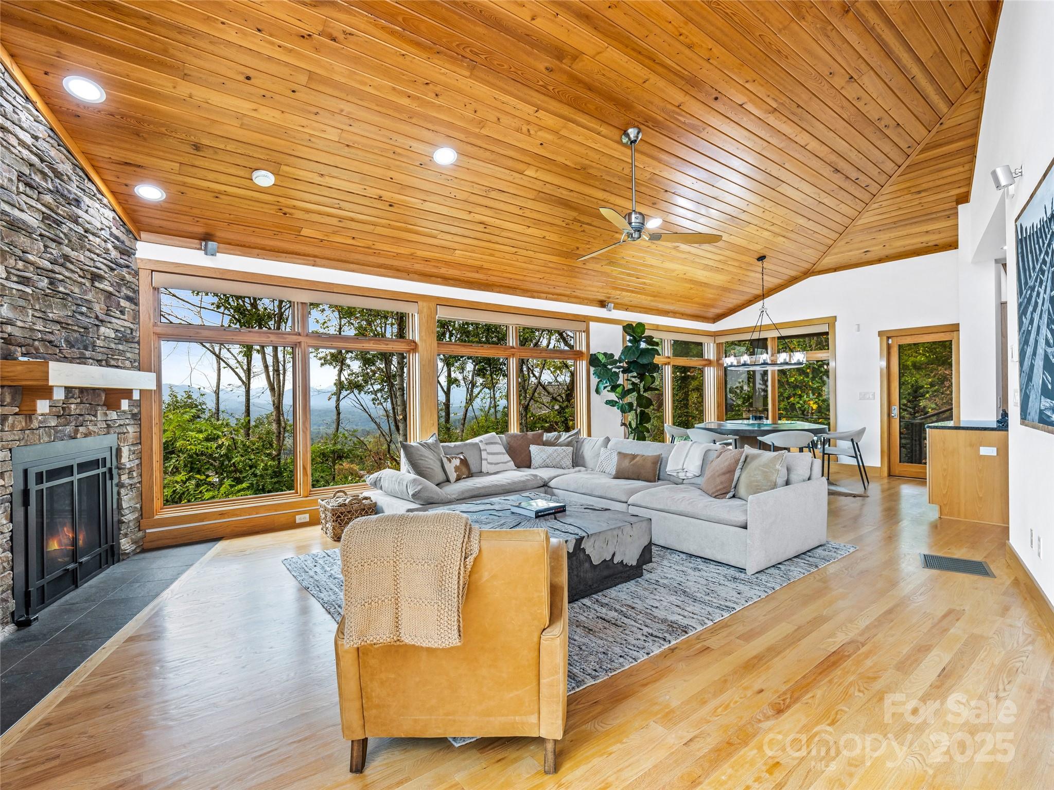 136 Senator Reynolds Road Asheville, NC 28804 - Photo 13 of 48