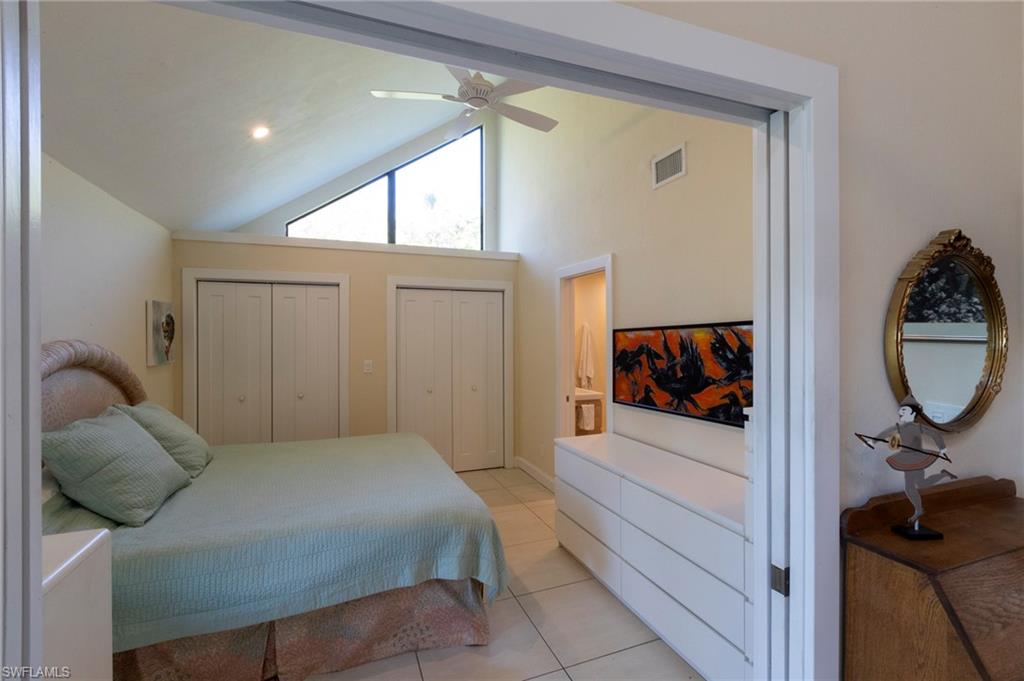 1283 Solana Road, Unit D5 Naples, FL 34103 - Photo 10 of 16 Gallery Image 10