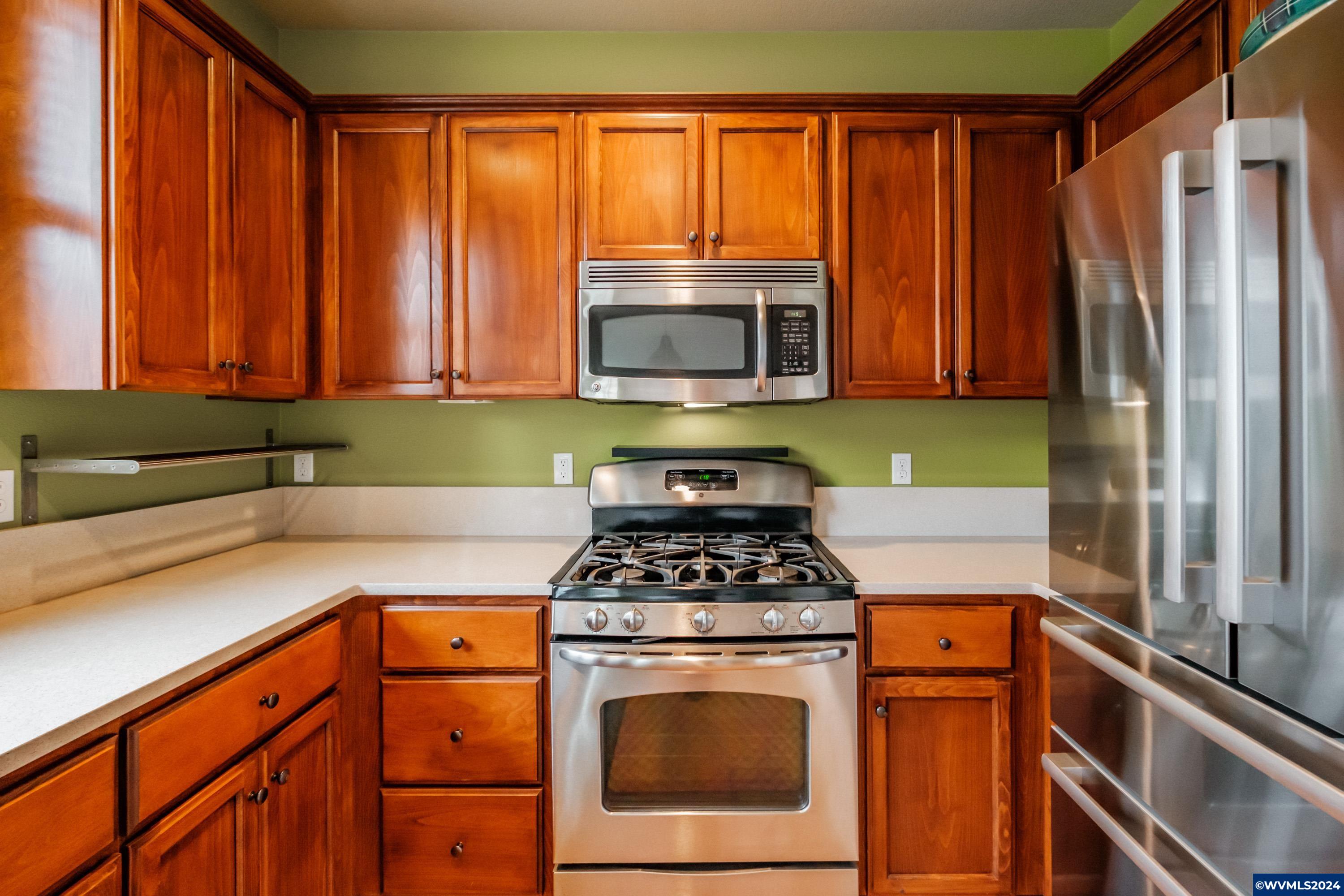 3087 Northwest Flame Tree Lane Albany, OR 97321 - Photo 15 of 39