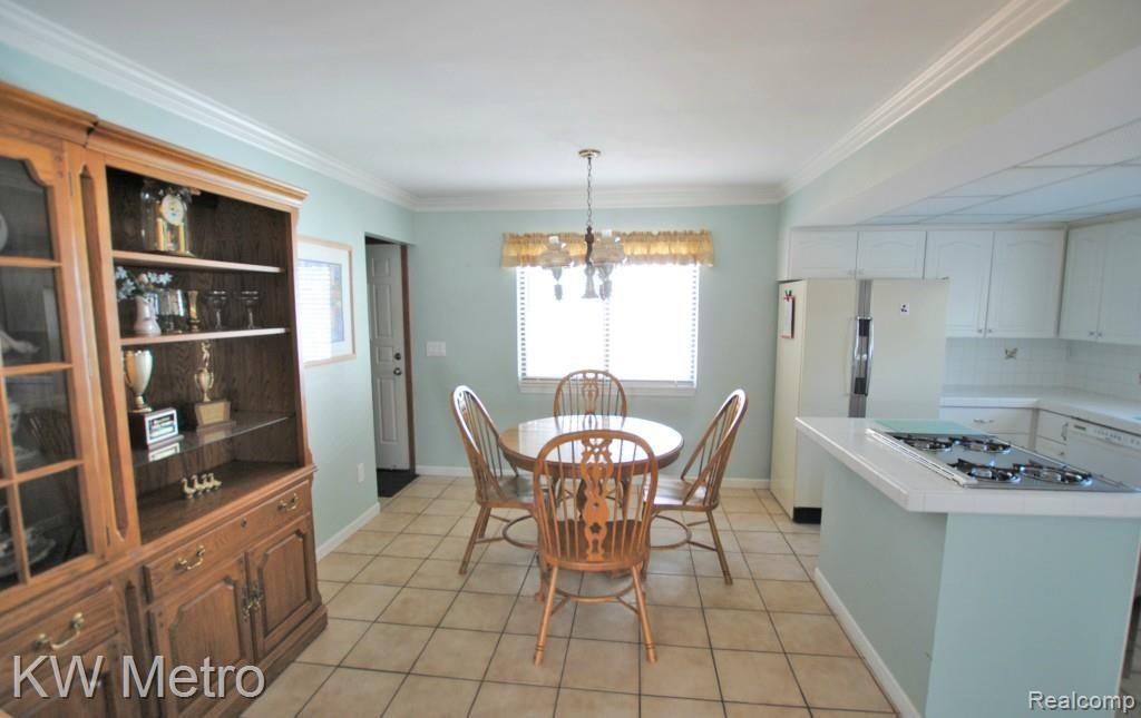 1609 Cambridge Road Berkley, MI 48072 - Photo 5 of 27