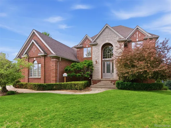 $900,000 | 7305 Acadia Court, Washington, MI 48095