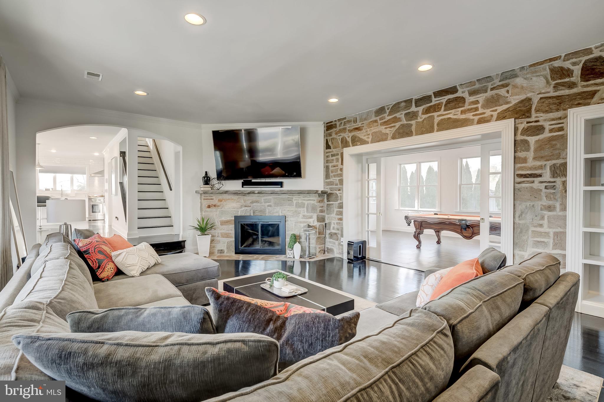 8040 Leishear Road Laurel, MD 20723 - Photo 24 of 66 Open concept, flows naturally, built-ins.