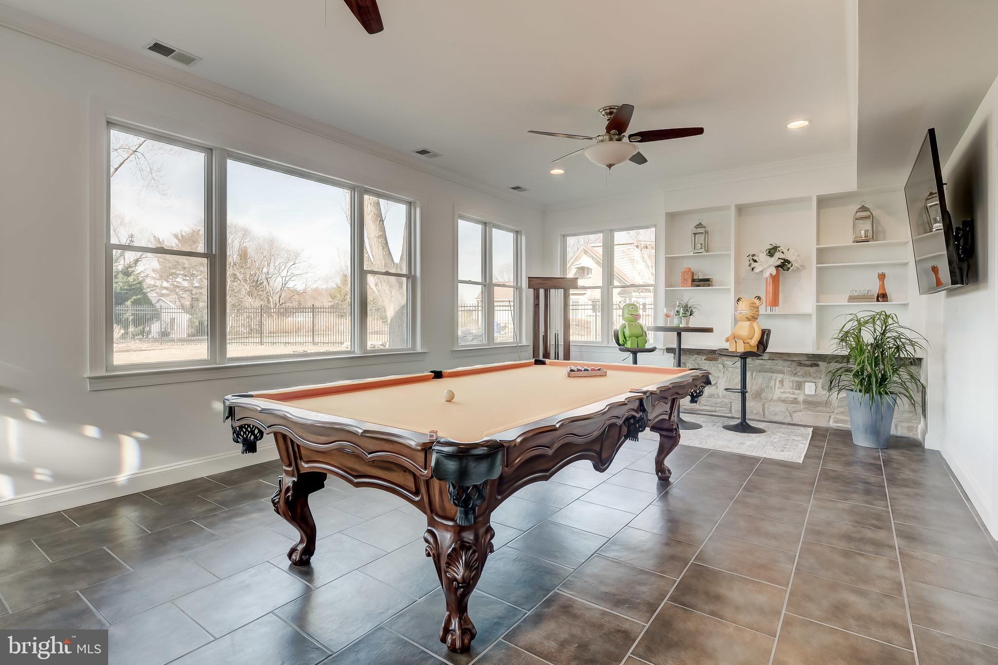 8040 Leishear Road Laurel, MD 20723 - Photo 28 of 66 Game room, high ceilings, built-ins, wet bar.