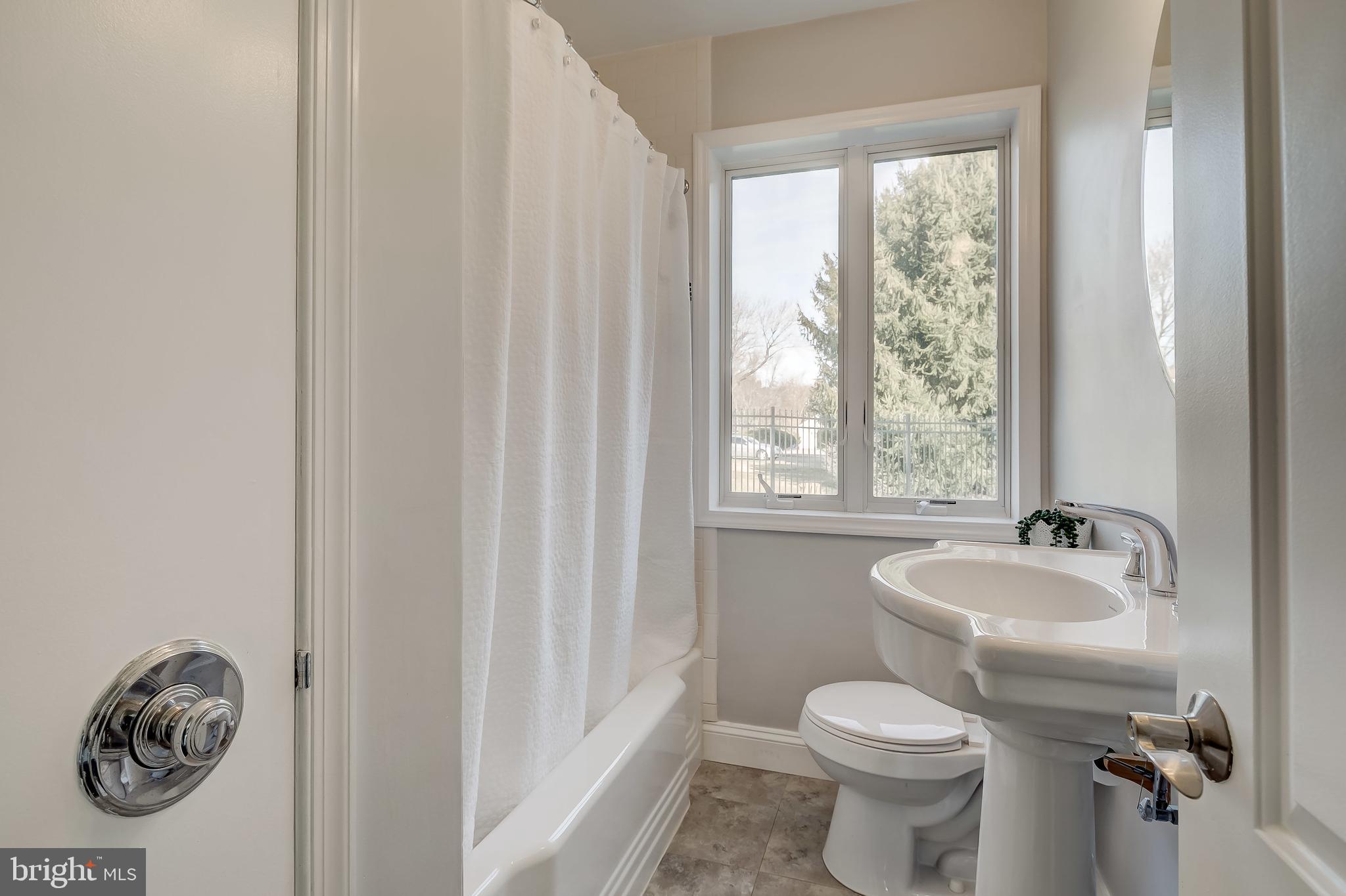 8040 Leishear Road Laurel, MD 20723 - Photo 47 of 66 Full guest bath, main level.