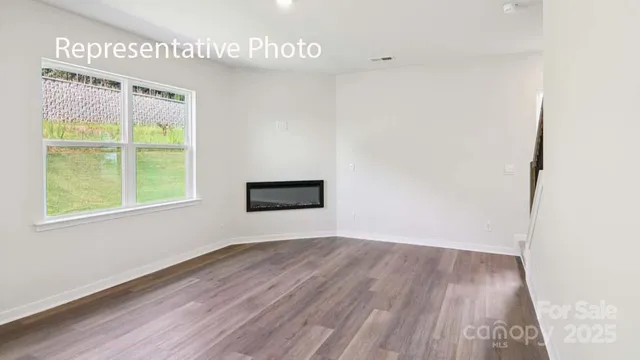 $339,000 | 680 14th Ave Court Northeast, Hickory, NC 28601