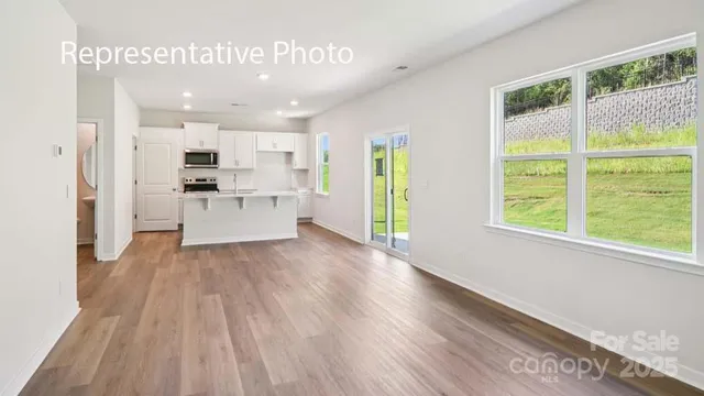 $339,000 | 680 14th Ave Court Northeast, Hickory, NC 28601