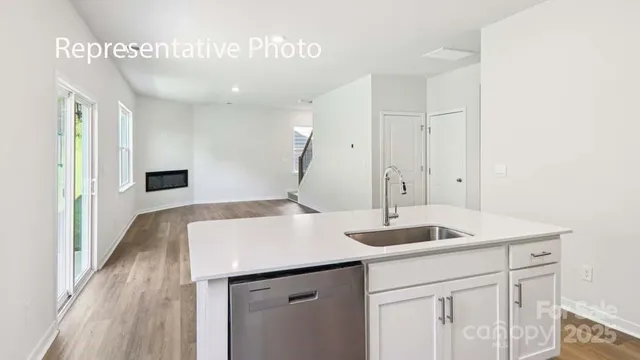 $339,000 | 680 14th Ave Court Northeast, Hickory, NC 28601